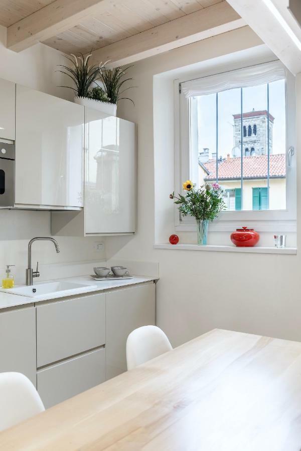 Appartamento Rossini By Holiday Solutions โกโม ภายนอก รูปภาพ