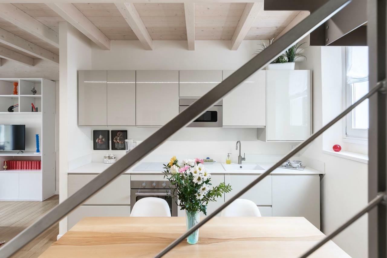 Appartamento Rossini By Holiday Solutions โกโม ภายนอก รูปภาพ