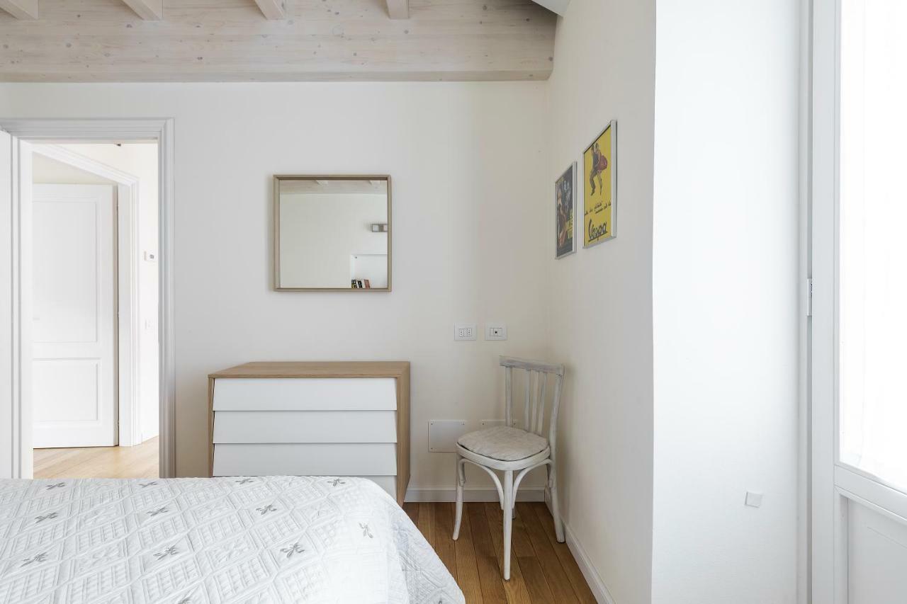 Appartamento Rossini By Holiday Solutions โกโม ภายนอก รูปภาพ
