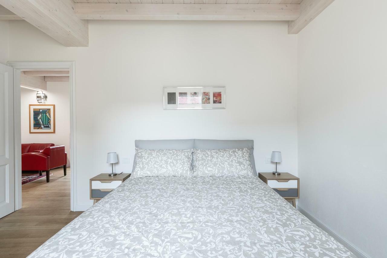 Appartamento Rossini By Holiday Solutions โกโม ภายนอก รูปภาพ